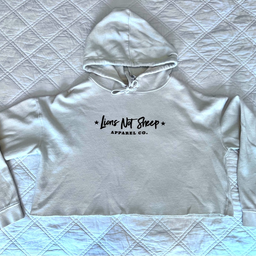 Lions Not Sheep size M off-white crop hoodie